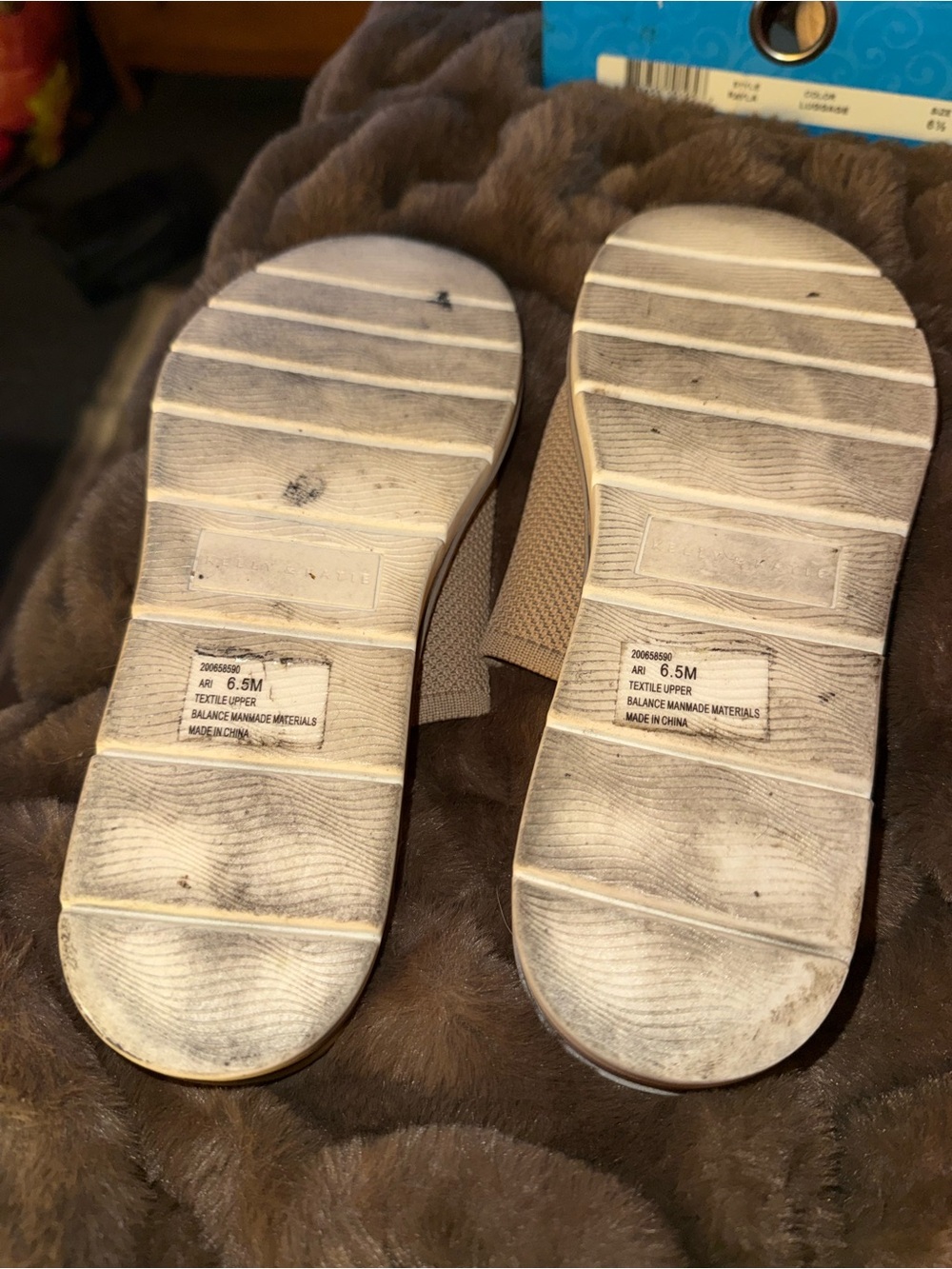 Kelly & Katie Women's Tan Slide Sandals - Picture 5 of 5